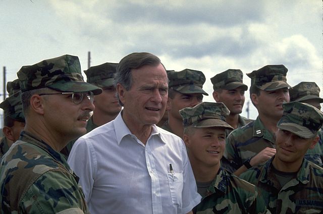 George Bush Sr in Florida 08-24-1992_FEMA