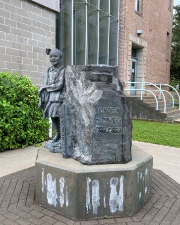 bridges statue