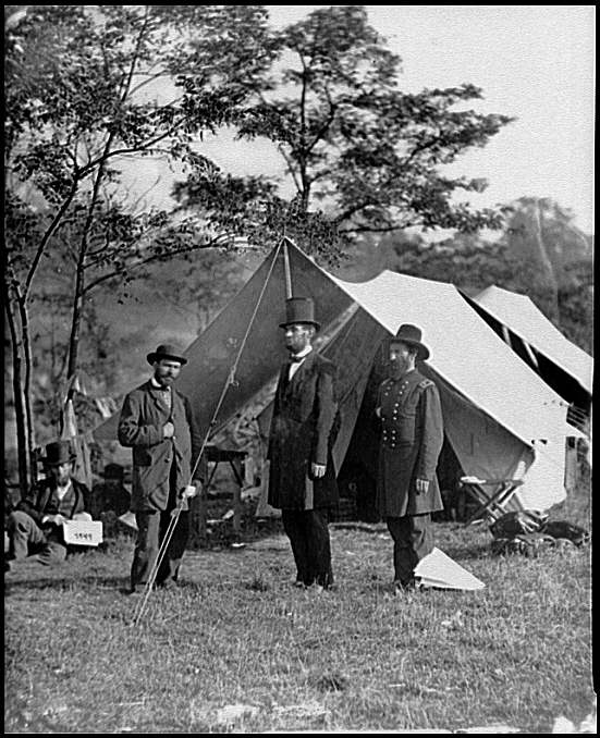lincoln with civil war soldiers